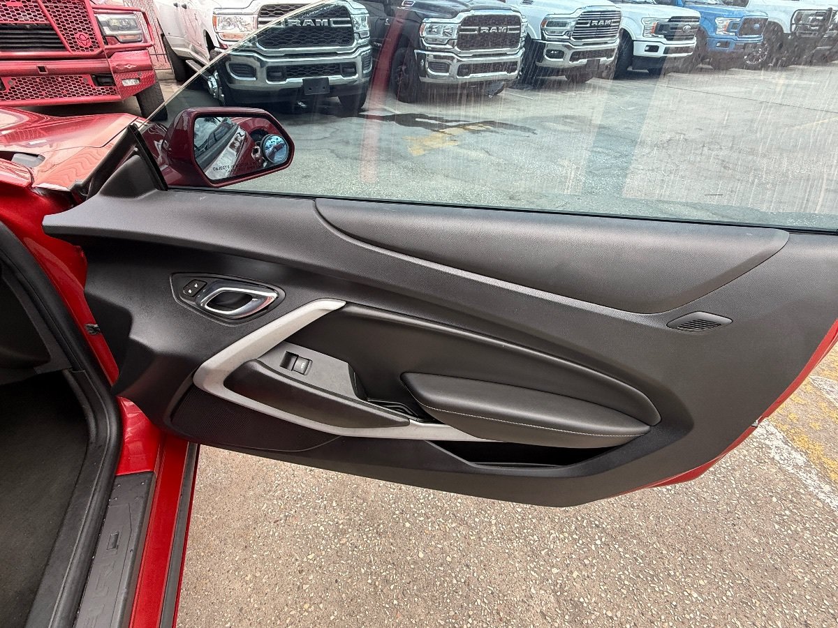 Used 2020 Chevrolet Camaro LT RWD image 12