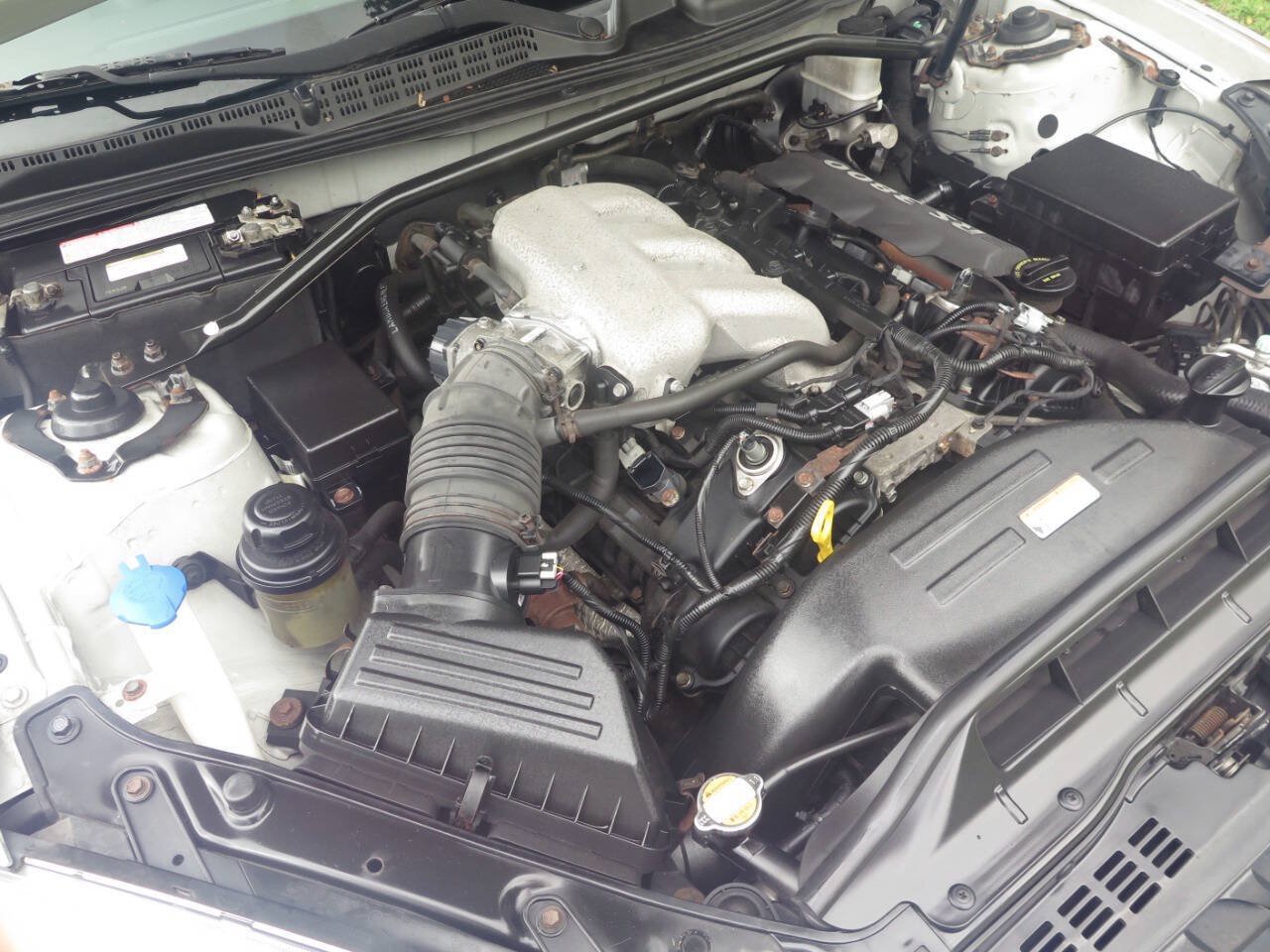 Used 2011 Hyundai Genesis 3.8 RWD image 16