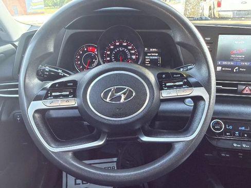 Used 2021 Hyundai Elantra SEL FWD image 28