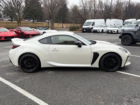 Used 2023 Toyota GR86 Premium image 9