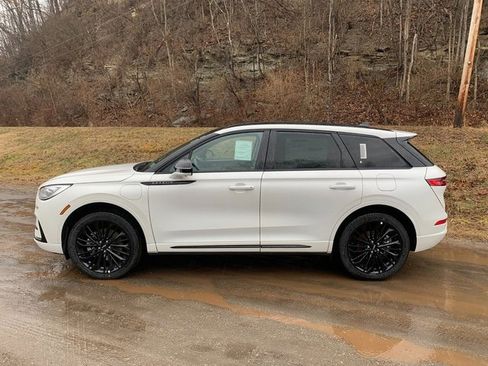 New 2026 Lincoln Corsair Grand Touring image 9