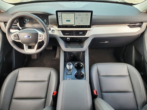 New 2026 Ford Explorer Active RWD image 21