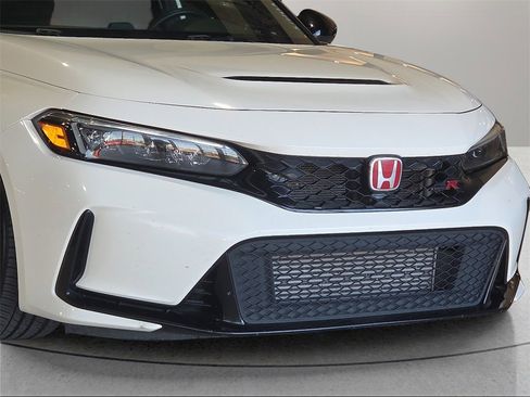 Used 2023 Honda Civic Type R image 9