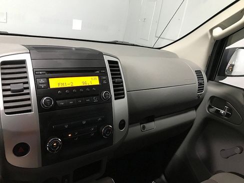 Used 2014 Nissan Frontier S image 26