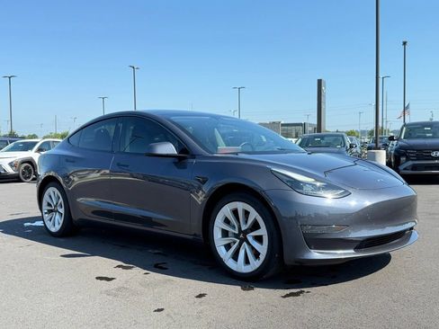 Used 2023 Tesla Model 3 Standard Range RWD image 3