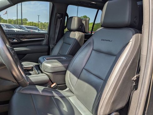 Used 2021 GMC Yukon Denali image 7