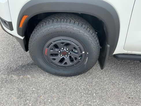 New 2025 Nissan Frontier Pro-X w/ Tow Package image 9