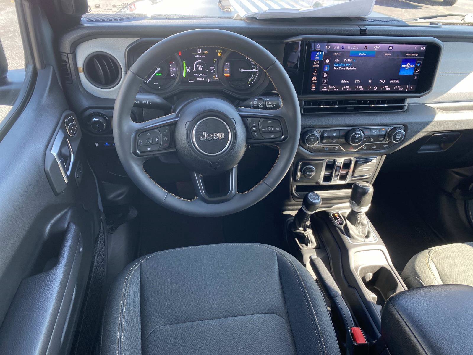 Used 2024 Jeep Wrangler Unlimited w/ Convenience Group AWD/4WD image 18