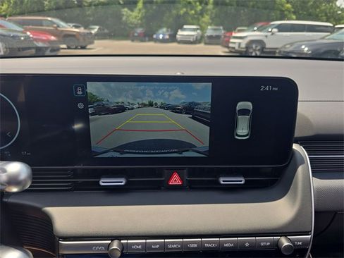 New 2025 Hyundai Ioniq 5 SE image 17