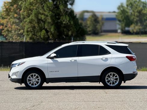 Used 2018 Chevrolet Equinox LT w/ Sun & Infotainment Package AWD/4WD image 8