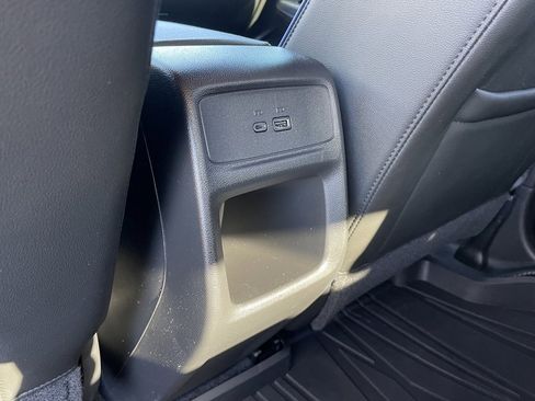 Used 2024 Buick Envista Sport Touring w/ Convenience I Package image 27