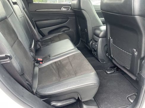 Used 2019 Jeep Grand Cherokee Altitude AWD/4WD image 24