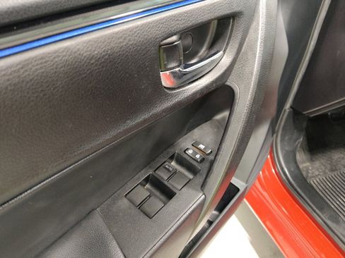 Used 2018 Toyota Corolla SE image 27