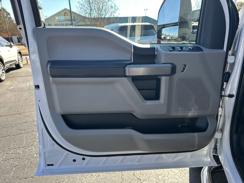 Used 2017 Ford F250 XLT image 11