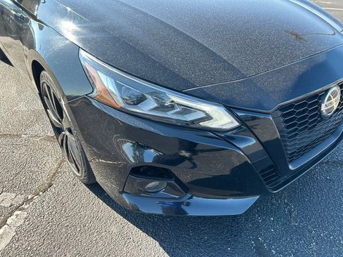 Used 2022 Nissan Altima 2.5 SR w/ Midnight Edition Package FWD image 3