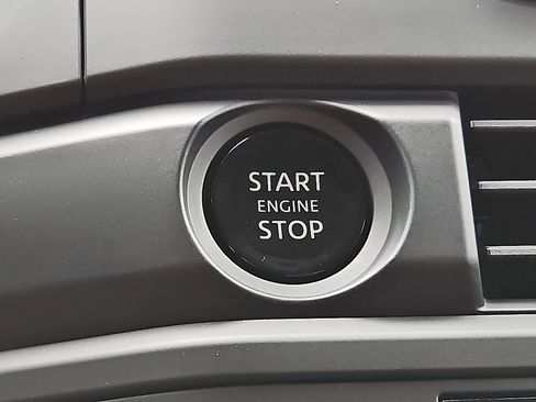 New 2025 Nissan Pathfinder S image 17