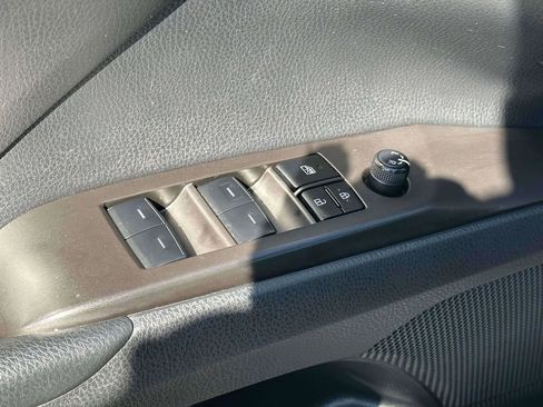 Used 2024 Toyota Camry SE image 15