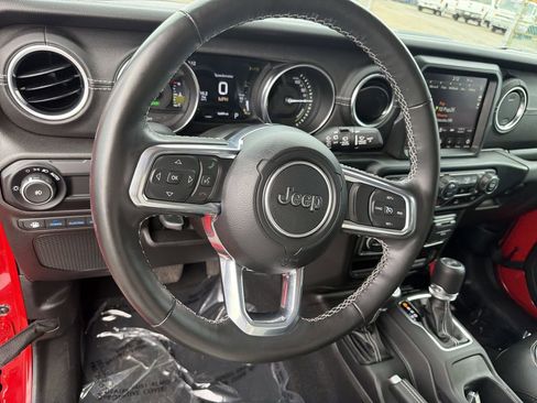 Used 2023 Jeep Wrangler Unlimited Sahara w/ Cold Weather Group AWD/4WD image 22