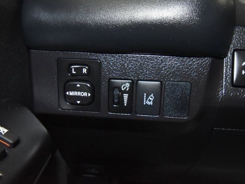 Used 2018 Toyota RAV4 XLE image 16