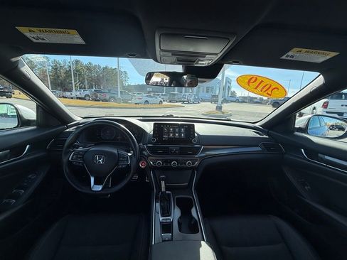Used 2019 Honda Accord Sport image 12
