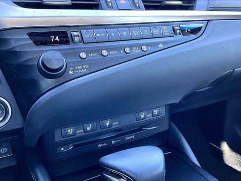 Used 2019 Lexus ES 350 image 34