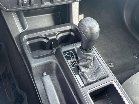 Used 2022 Toyota Tacoma SR AWD/4WD image 28