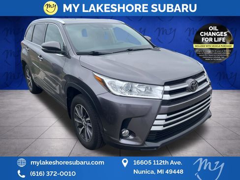 Used 2018 Toyota Highlander XLE image 2