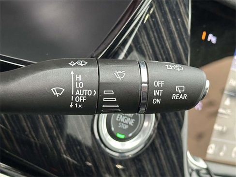 Used 2025 Cadillac XT6 Premium Luxury image 27