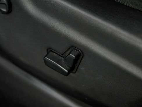 Used 2019 Jeep Grand Cherokee Altitude AWD/4WD image 19