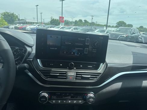 New 2026 Nissan Altima 2.5 SR w/ SR Premium Package FWD image 16