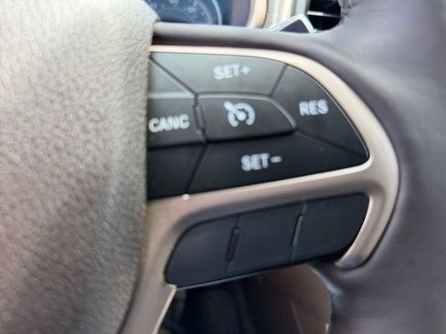Used 2016 Jeep Cherokee Trailhawk w/ Comfort/Convenience Group AWD/4WD image 21