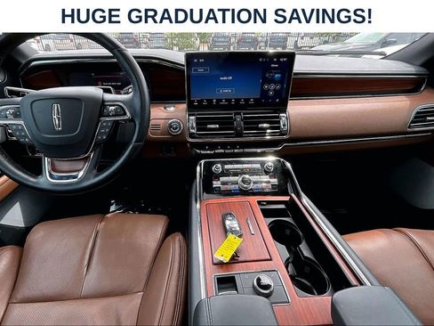 Used 2024 Lincoln Navigator L Reserve AWD/4WD image 18