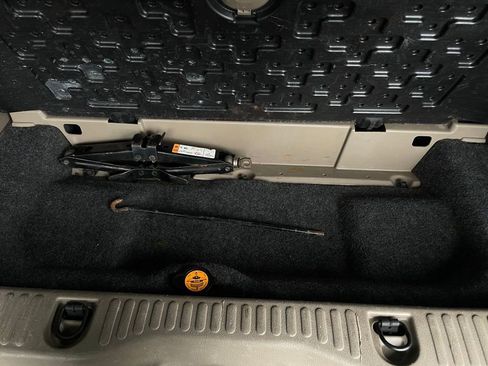 Used 2004 Ford Explorer Eddie Bauer image 19