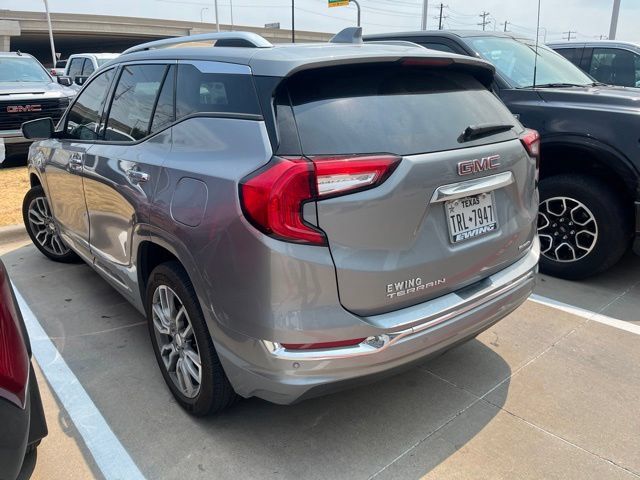Used 2024 GMC Terrain Denali w/ Denali Premium Package AWD/4WD image 4