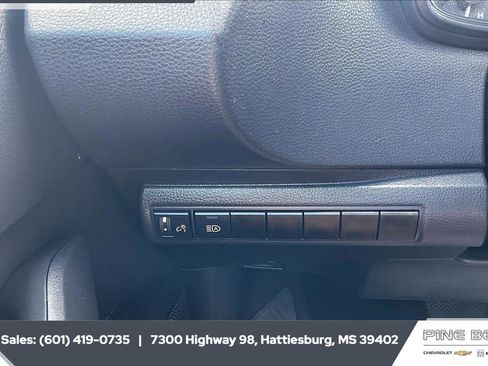 Used 2024 Toyota Corolla LE FWD image 22