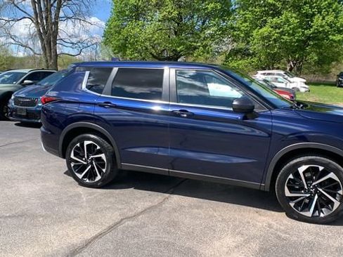 Used 2022 Mitsubishi Outlander SEL Black Edition AWD/4WD image 4