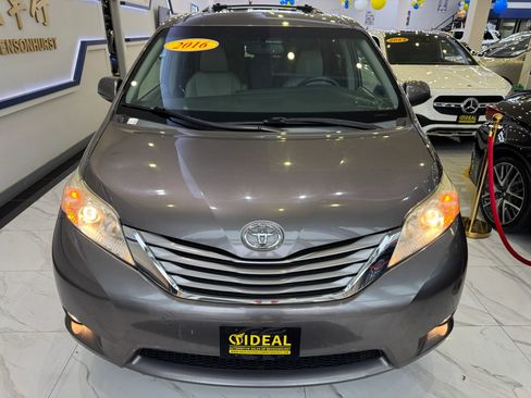 Used 2016 Toyota Sienna XLE Premium w/ Outdoor Package FWD image 2