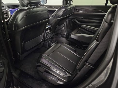 Used 2024 Jeep Grand Cherokee L Limited w/ Luxury Tech Group II image 28