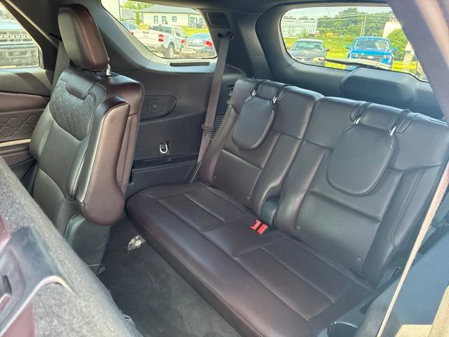 Certified 2025 Ford Explorer Platinum w/ LUX Leather Package AWD/4WD image 66