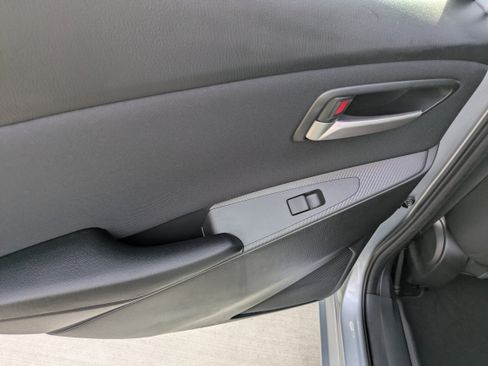 Used 2020 Toyota Yaris LE image 11