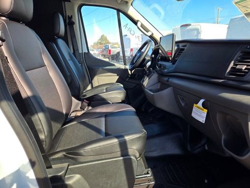 New 2026 Ford Transit 250 148 Medium Roof w/ Load Area Protection Package RWD image 5