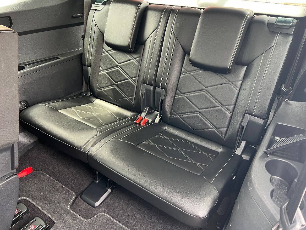 Used 2024 Volkswagen Atlas SE AWD/4WD image 23