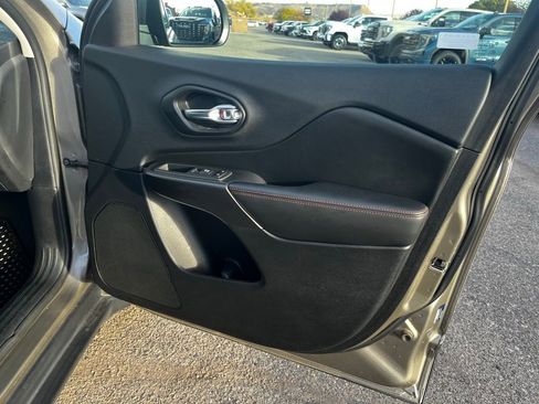 Used 2020 Jeep Cherokee Trailhawk w/ Cold Weather Group image 27