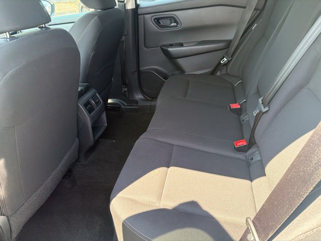 Used 2024 Nissan Rogue S AWD/4WD image 16