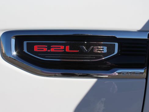 New 2026 GMC Sierra 1500 SLT image 21