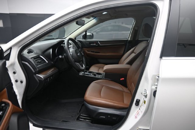 Used 2019 Subaru Outback 3.6R Touring w/ Popular Package #3A AWD/4WD image 16