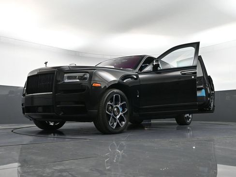 Used 2024 Rolls-Royce Cullinan Black Badge w/ Driver's Package image 44