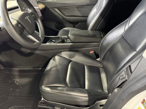 Used 2020 Tesla Model Y Long Range image 11