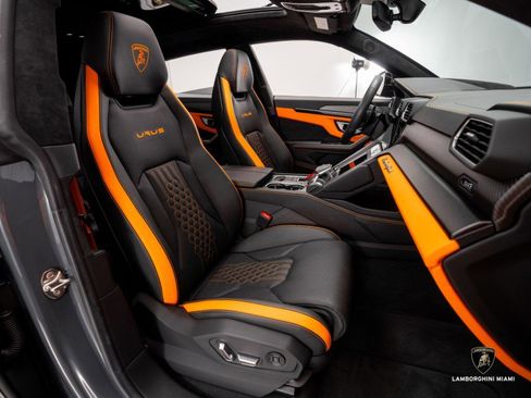 Used 2023 Lamborghini Urus S image 40