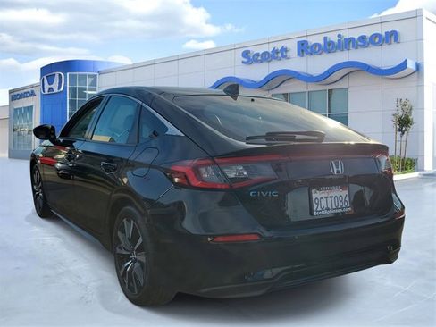 Certified 2022 Honda Civic EX-L image 3